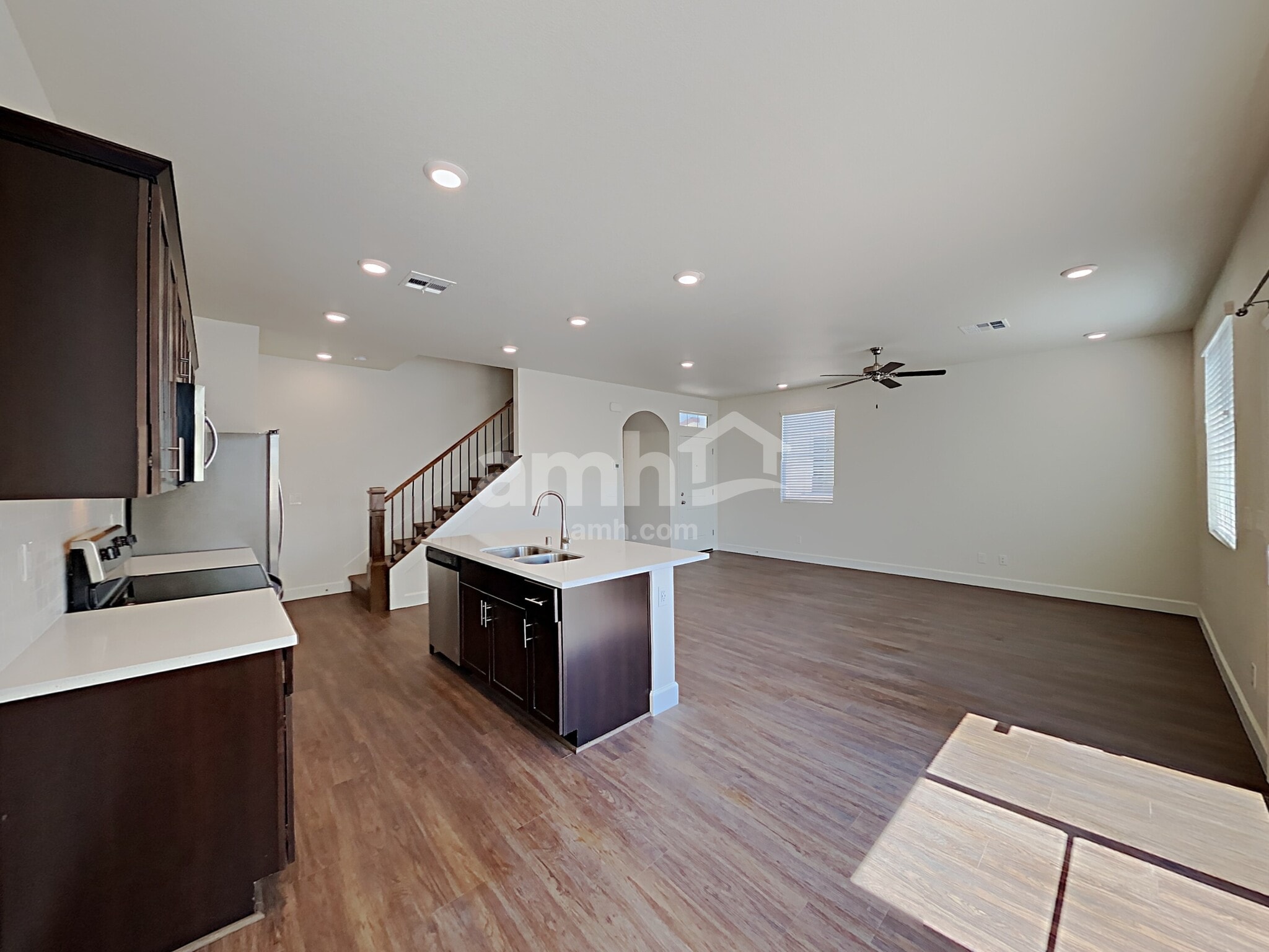 Building Photo - 9623 Harkes Dr