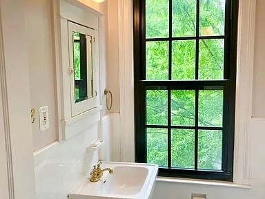 Building Photo - 1101 L St NW