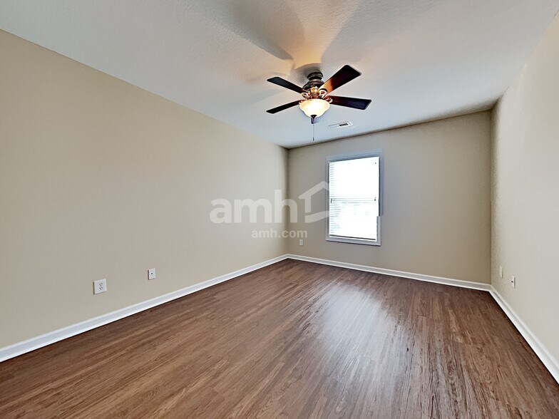 Building Photo - 3201 Gaslight Ln
