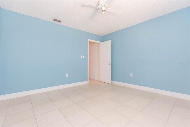 Building Photo - 8253 Redfield Dr