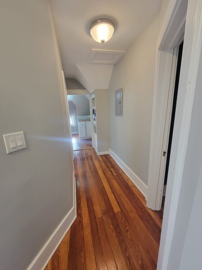 Building Photo - 262 Claremont Ave