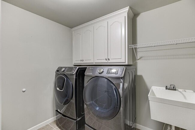 Building Photo - 4537 Grandview Pkwy