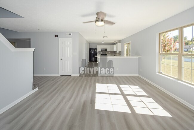 Building Photo - 6677 W Longview Dr