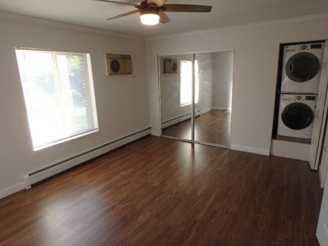 Building Photo - 500 N Wilke Rd