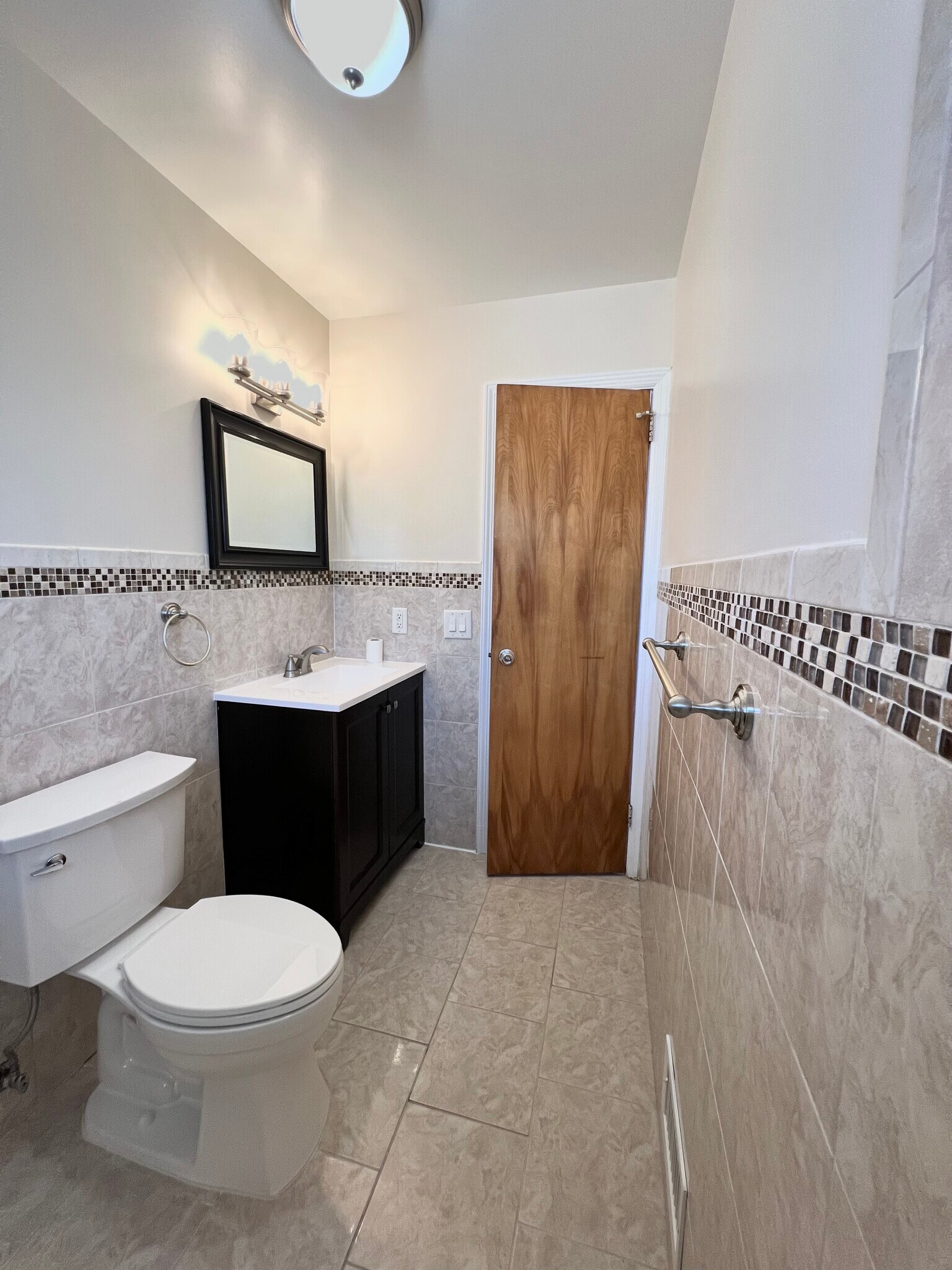 Building Photo - 1575 Lenox Pl