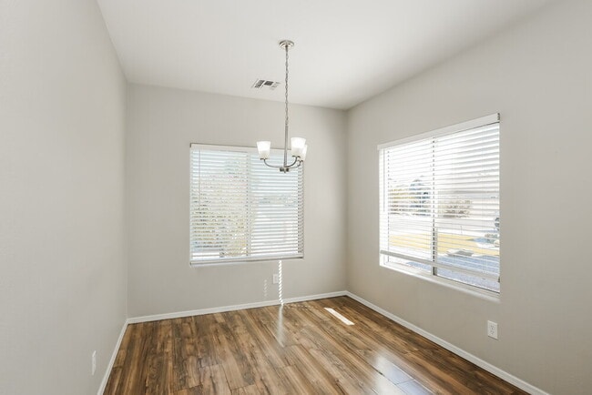 Building Photo - 26 N 126th Ave