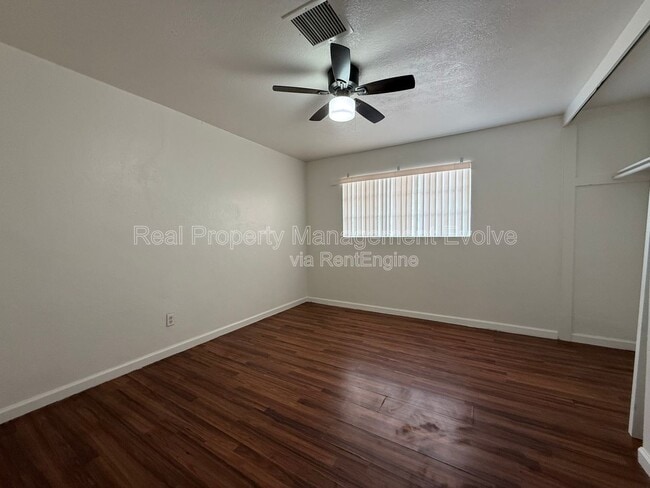 Building Photo - 3926 W Bethany Home Rd