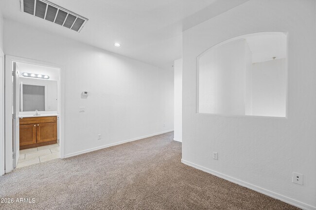 Building Photo - 4608 W Maryland Ave