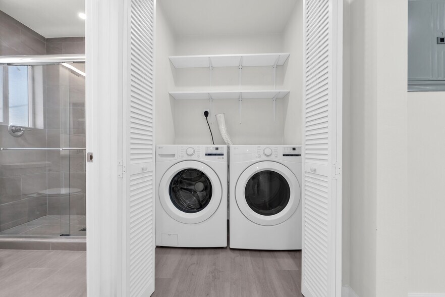 Building Photo - 1575 Manning Ave