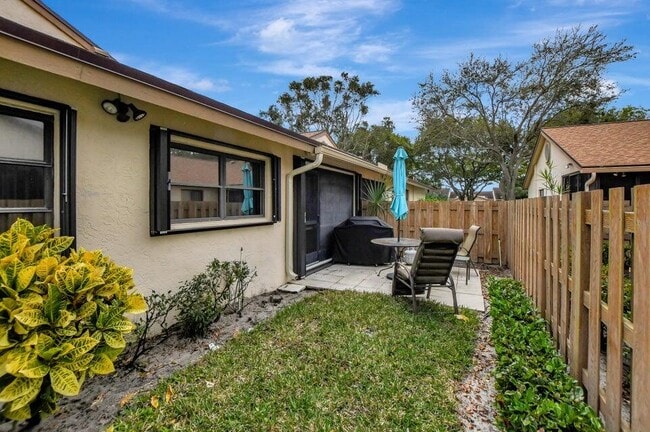 Building Photo - 8046 Summerview Terrace