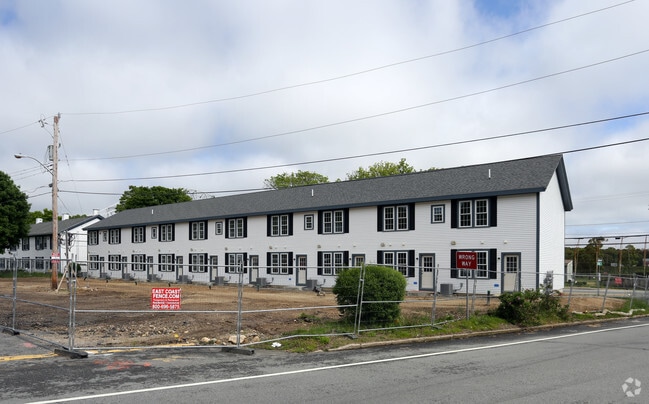 Primary Photo - Howard Canal View Apartments
