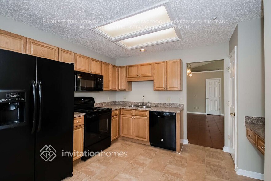 Building Photo - 7736 Rockridge Dr W