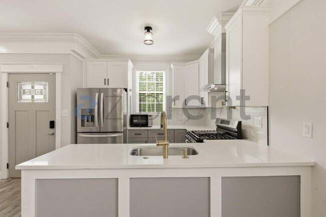 Building Photo - 413A Cecil St