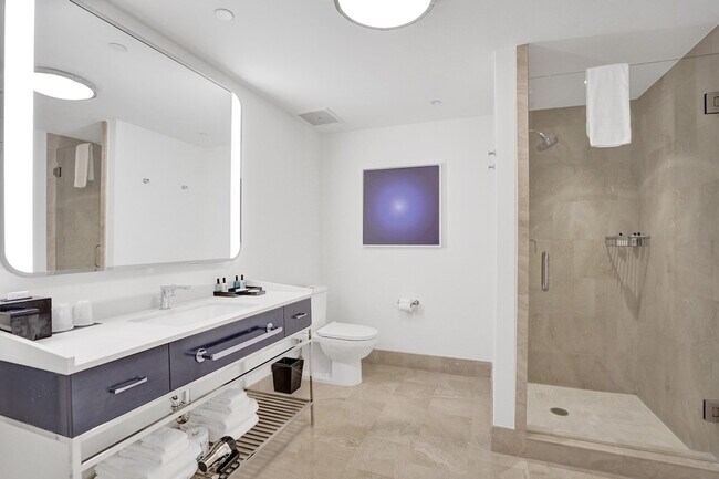Building Photo - 4401 Collins Ave