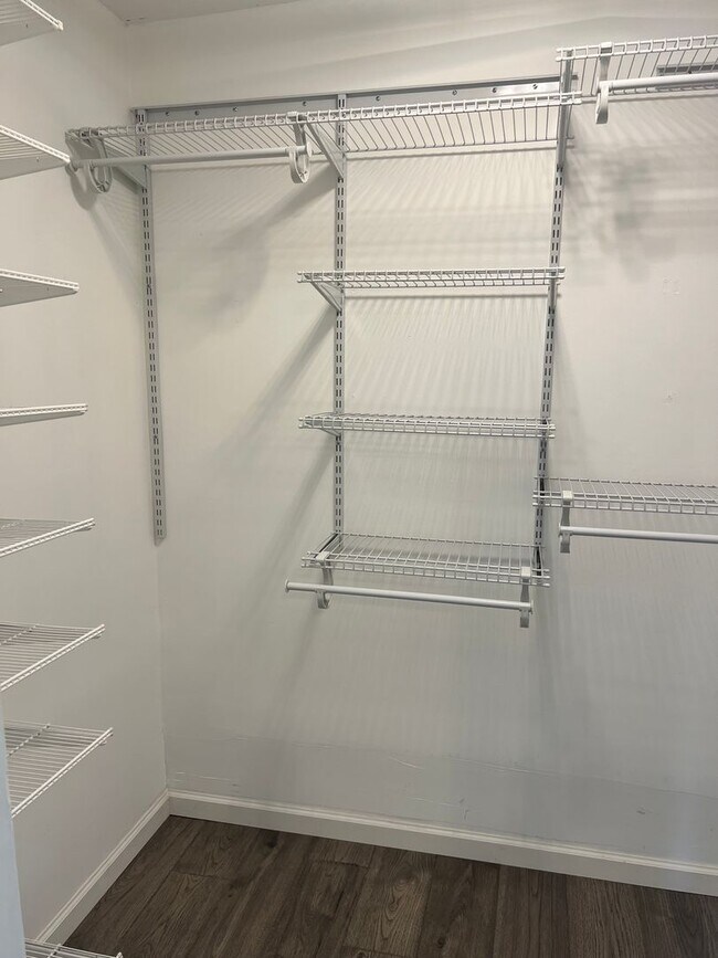 Building Photo - Remodeled Two Bedroom Tabby Walk Villa on First Floor