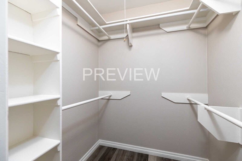 Building Photo - 178 Oakside