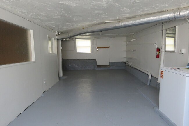 Building Photo - Noe Valley House - 3 beds-1.5 baths - VIEW - garage