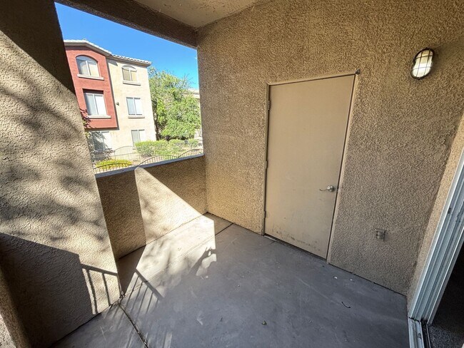 Building Photo - Gorgeous 1bed/1bath home nestled in a great area! MOVE IN SPECIAL $300 OFF First Months Rent!
