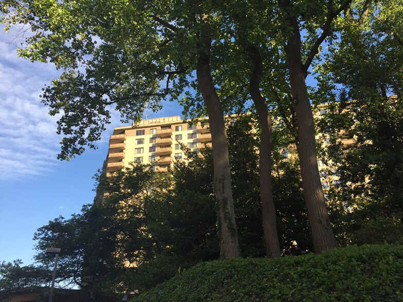 Building Photo - 5225 Pooks Hill Rd