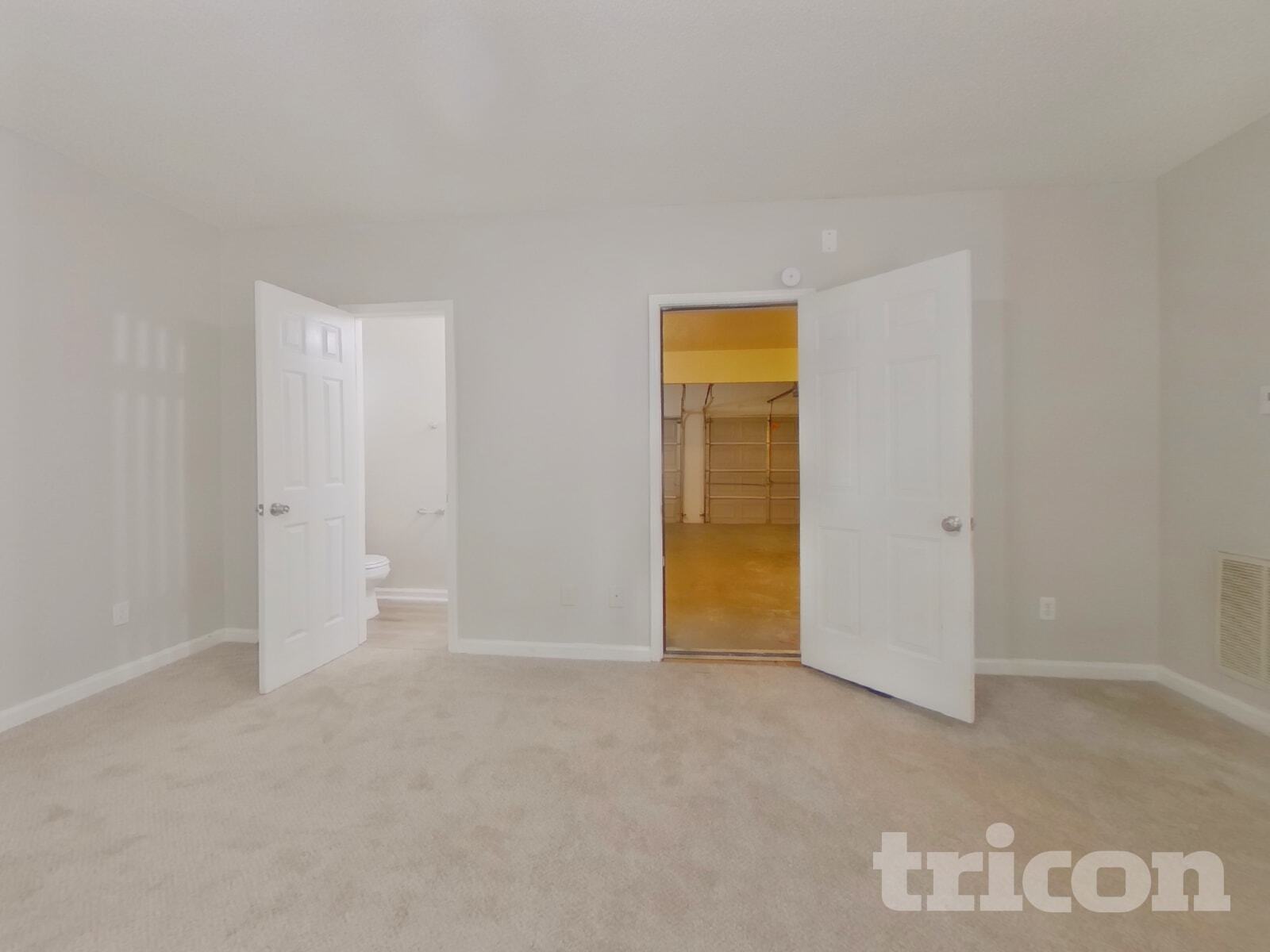 Building Photo - 3028 Stonebridge Creek Dr