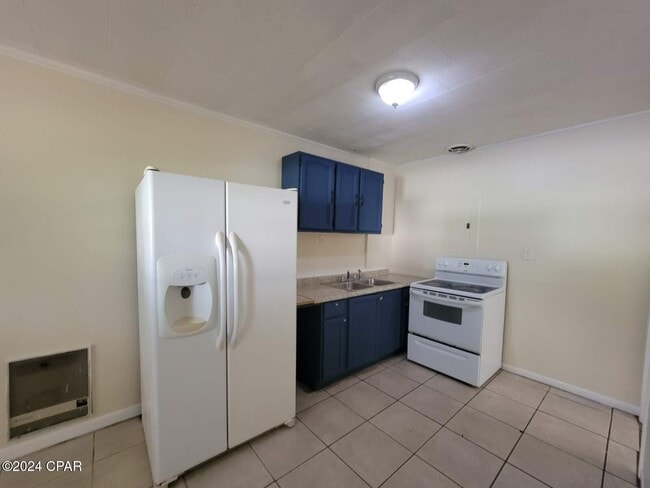 Building Photo - 2312 E 16th Ct