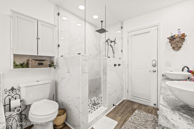 Building Photo - 4052 Montano Ave