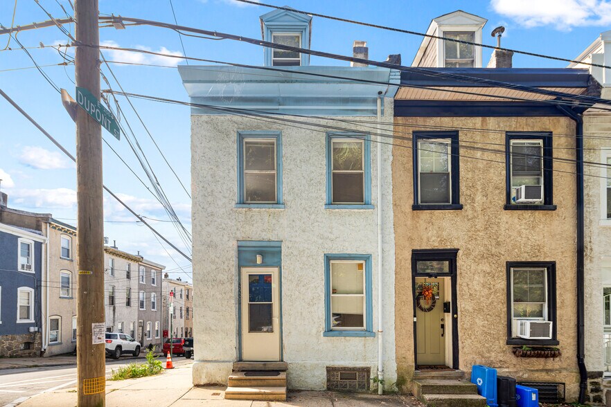 Primary Photo - 4550 Silverwood St