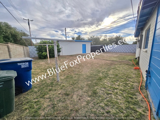 Building Photo - 3240 E Halcyon Pl