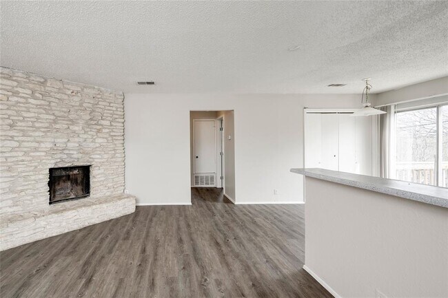 Building Photo - 11907 Alpheus Ave