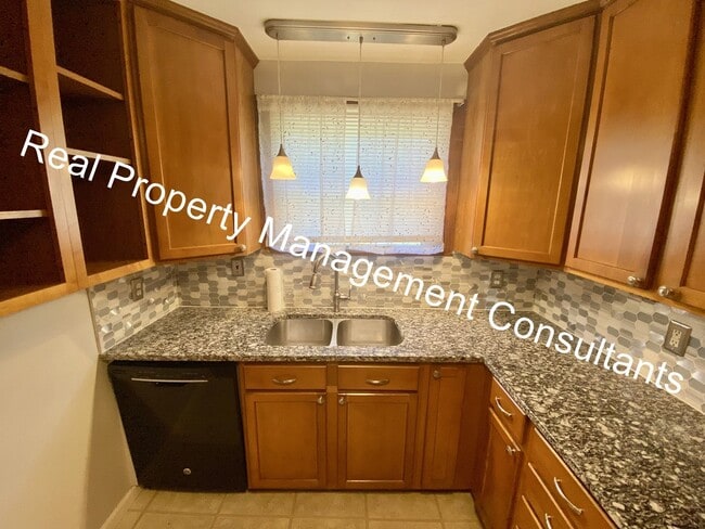 Building Photo - Charming 3-Bedroom Ranch Home in Roeland Park