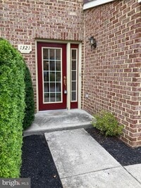 Building Photo - 1321 Lindsay Ln