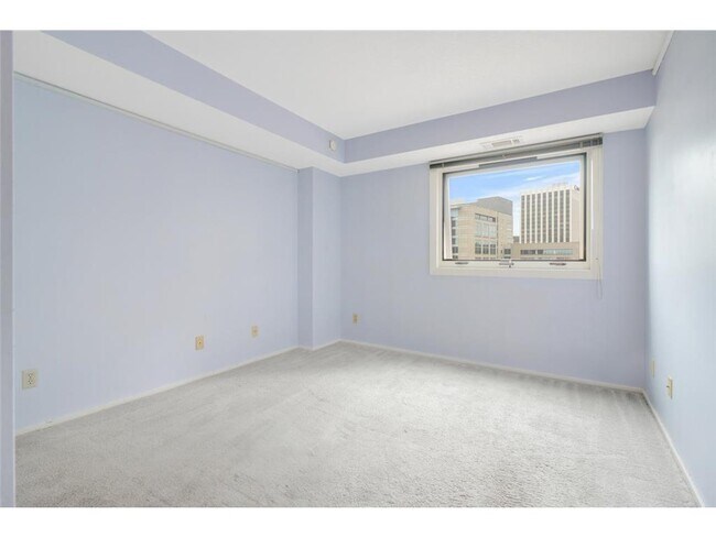 Building Photo - 66 9th St E