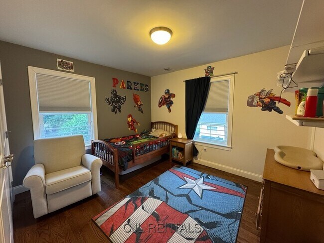 Building Photo - 10 Cypress Park