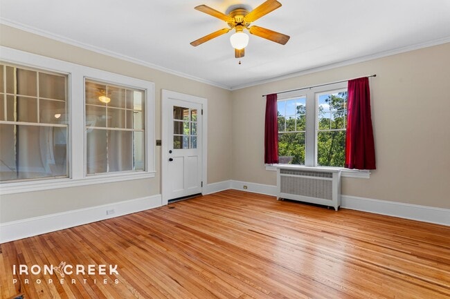 Building Photo - Charming Craftsman Home with Modern Conven...