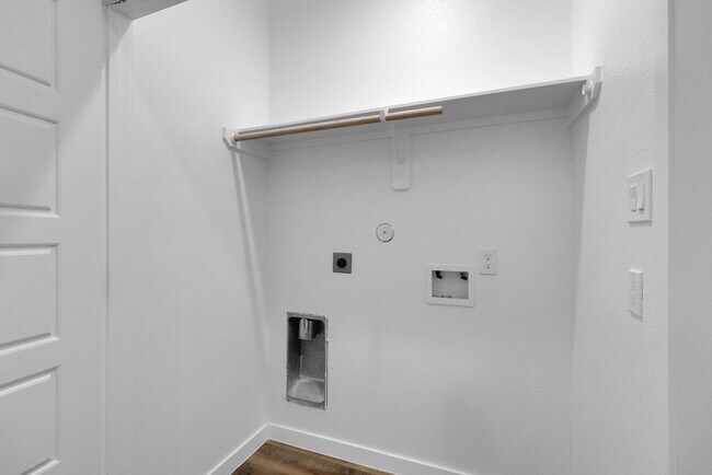 Building Photo - 106 Runnels St