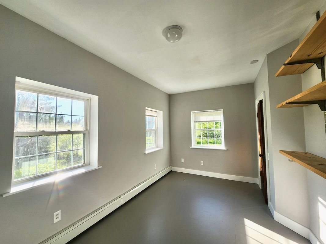 Building Photo - 15 Etna Rd