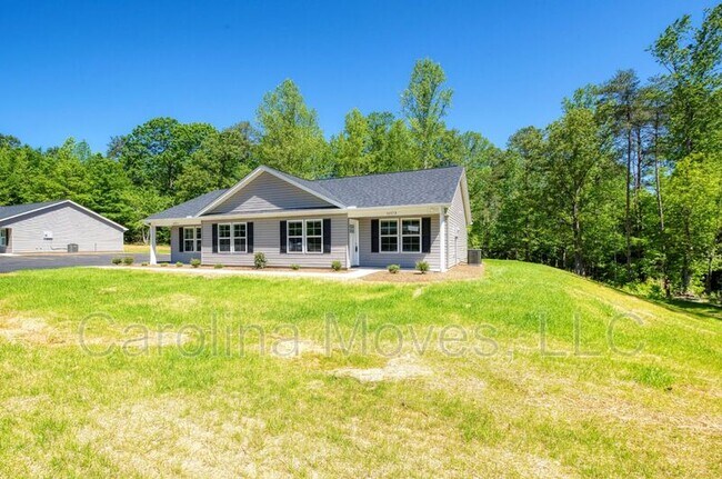 Primary Photo - 3657 Farrs Bridge Rd