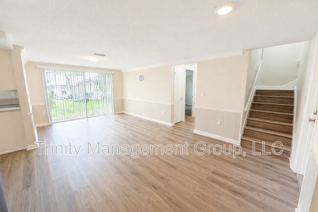 Building Photo - 8605 Wagon Wheel Ln