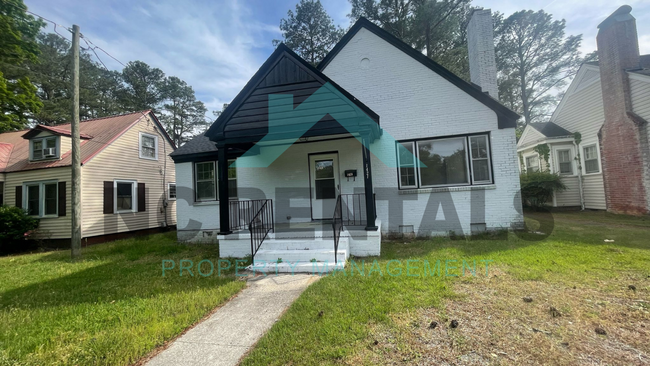 Primary Photo - 1421 Sunset Ave