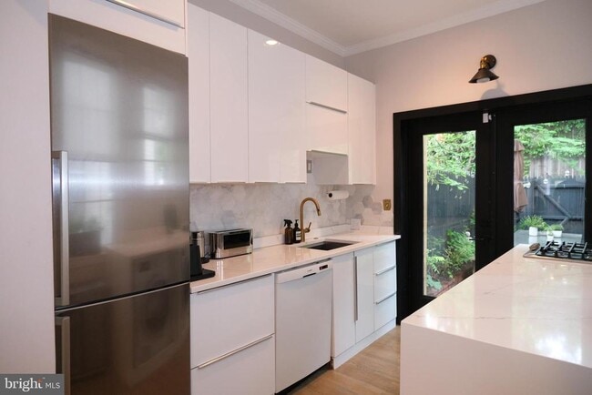 Building Photo - 1337 28th St NW