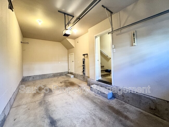 Building Photo - 10438 SW Akilean Terrace