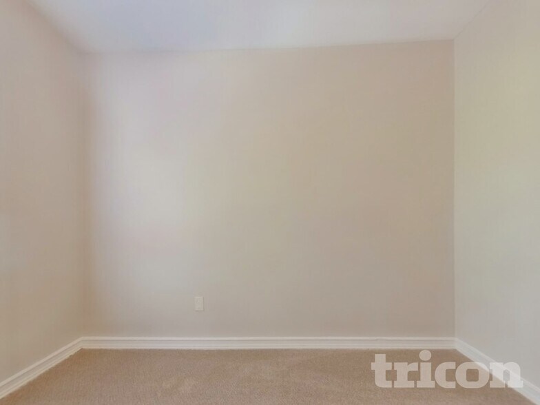 Building Photo - 115 Fairfax Dr