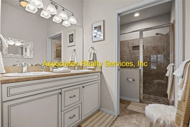 Building Photo - Low-Maintenance 2BR/2BA Townhome in Villas of Westend