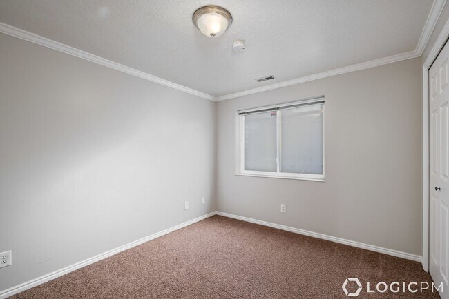 Building Photo - 10328 Countrywood Dr