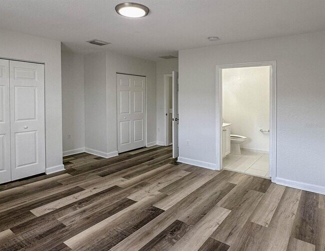 Building Photo - 4140 Napoli Lake Dr