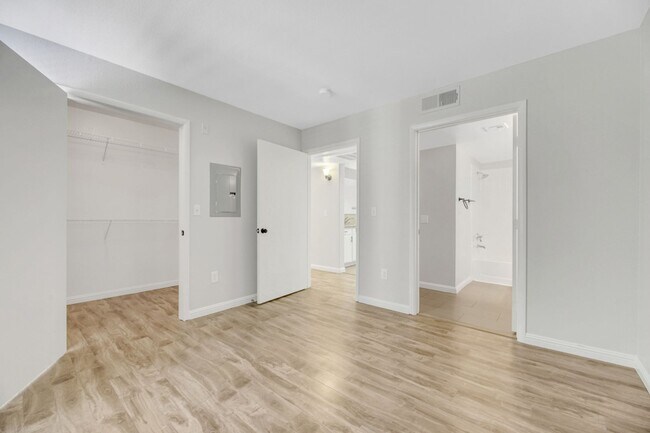 Building Photo - 2300 E Silverado Ranch Blvd