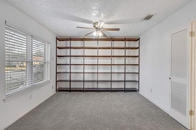 Building Photo - 20331 Pinefield Ln