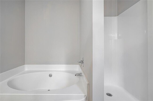 Building Photo - 2493 Barndale Dr