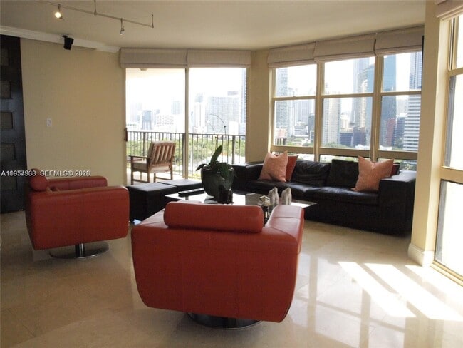 Building Photo - 1901 Brickell Ave