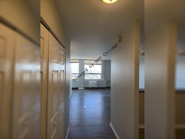 Building Photo - 1455 N Sandburg Terrace